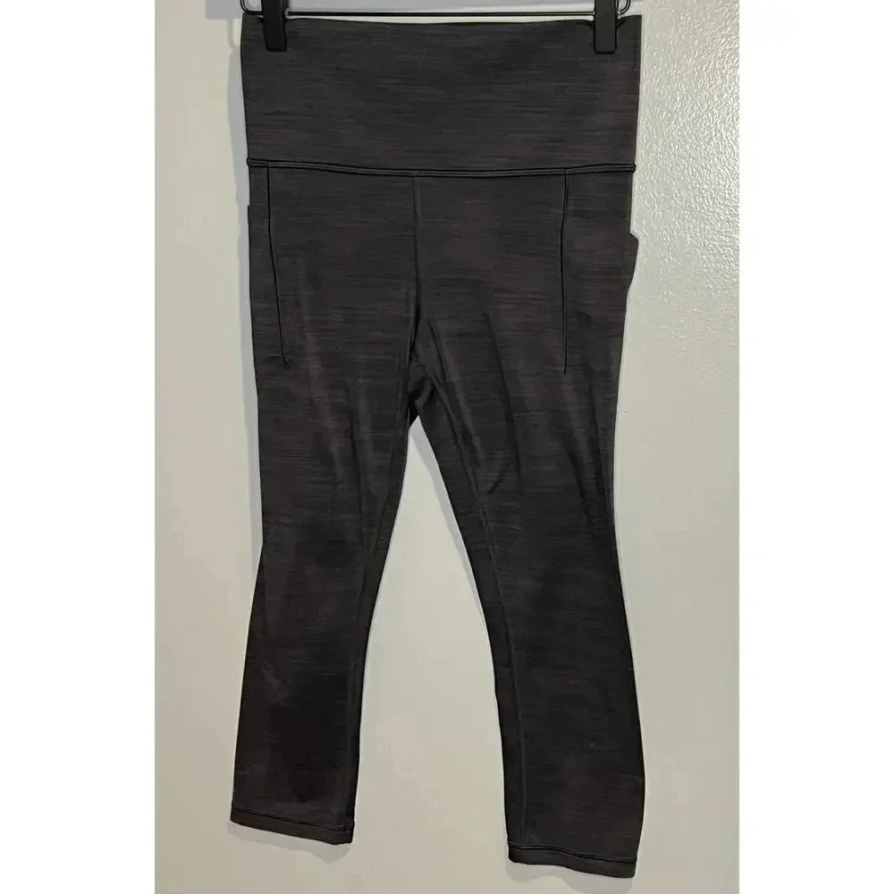 Athleta Salutation Stash Pocket II Space Dye Capri in Navy - Women's Size Small